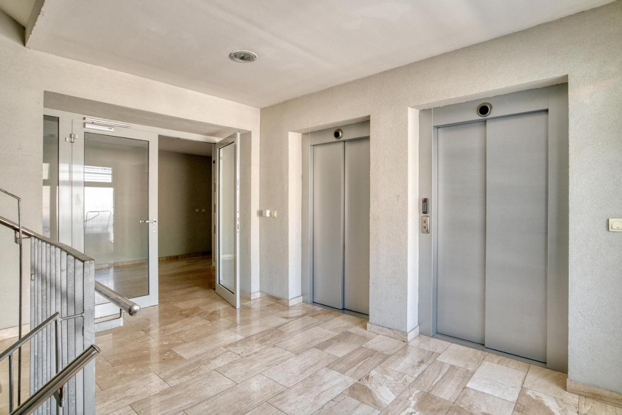 Sea View Apartments In Budva Bagian luar foto