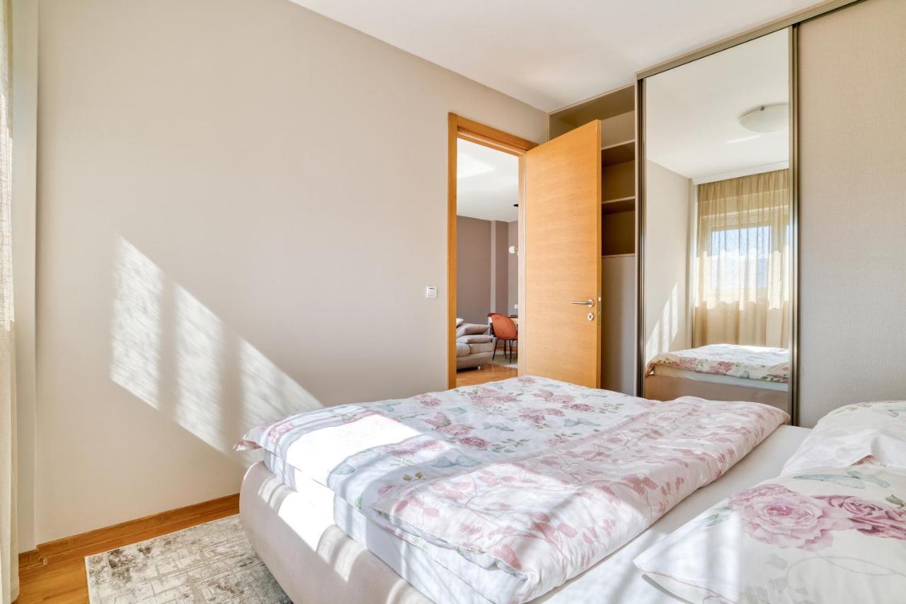 Sea View Apartments In Budva Bagian luar foto